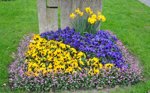 Familiengrab Frühling, Variante C